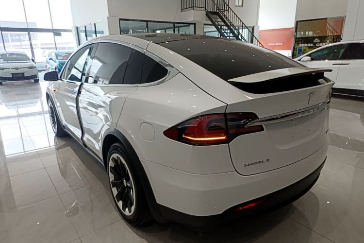 Used Tesla Model X 2019 Long-Range Version Rear Left 45 Deg