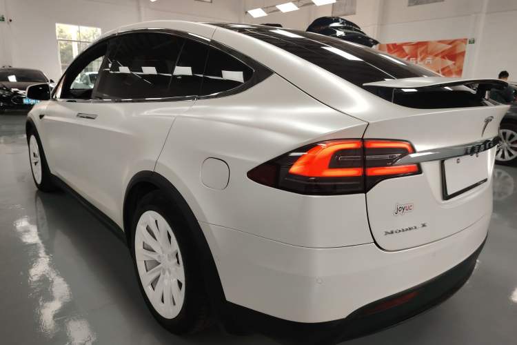 Used Tesla Model X 2019 Long-Range Version Rear Left 45 Deg
