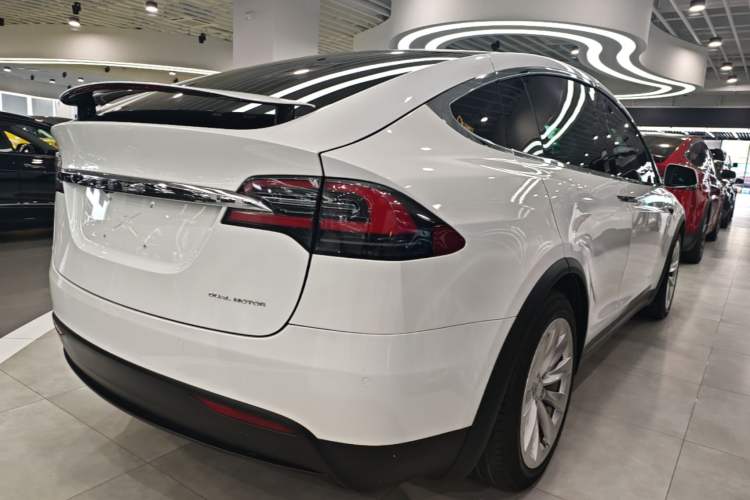 Used Tesla Model X 2019 Long-Range Version Rear Right 45 Deg