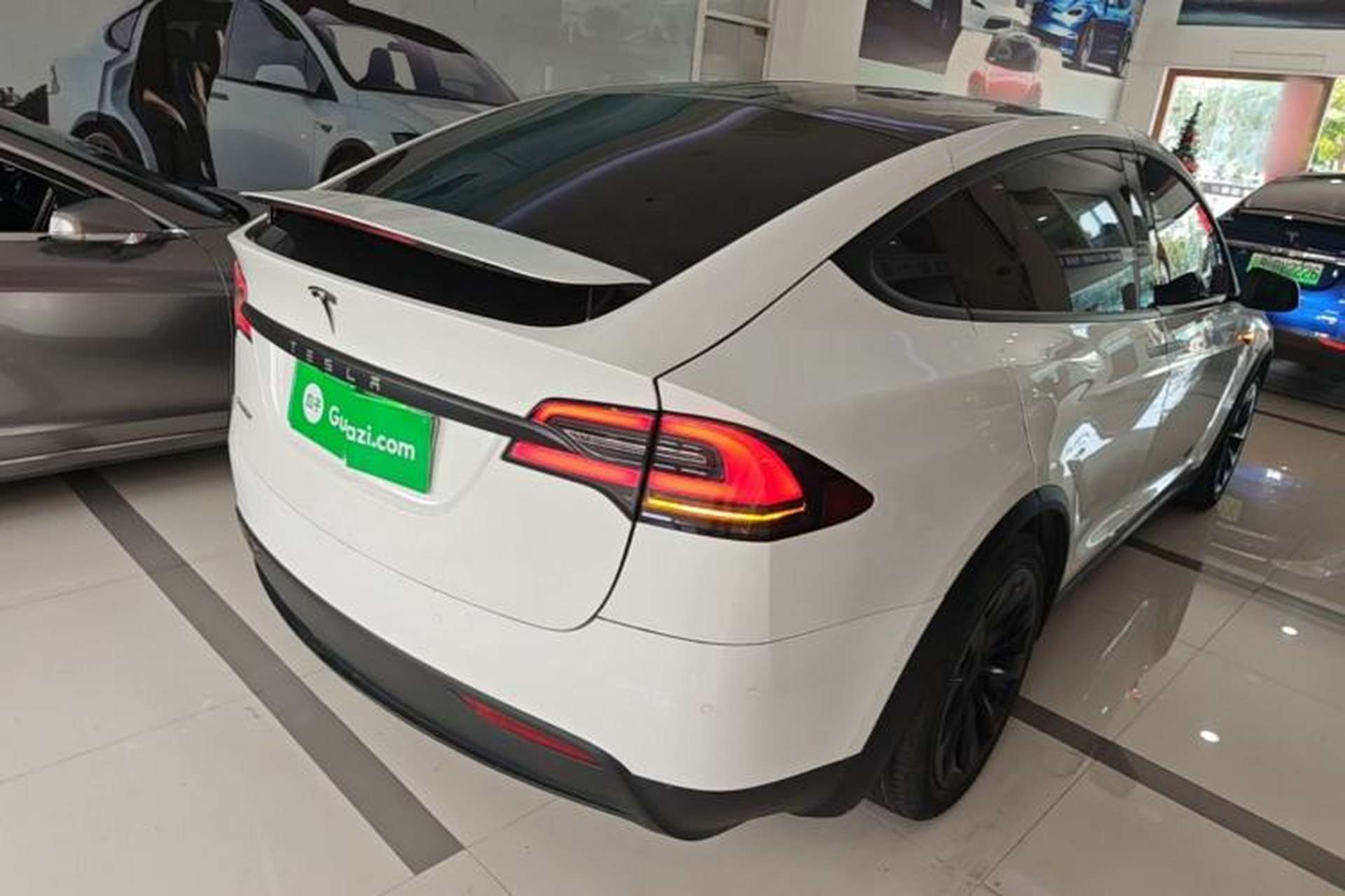 Used Tesla Model X 2019 Long-Range Version Rear Right 45 Deg