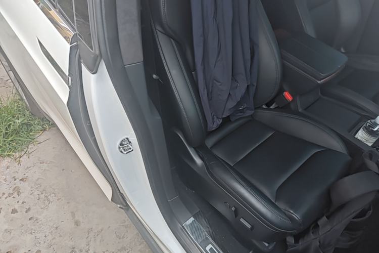 Used Tesla Model X 2019 Long-Range Version Right Front Seat
