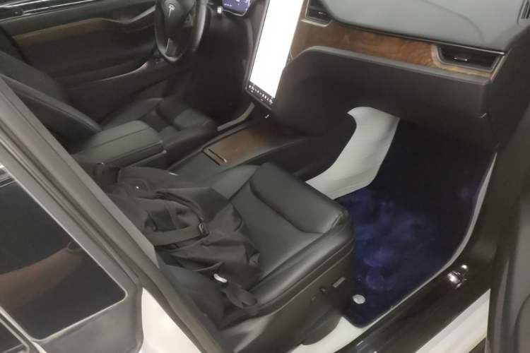 Used Tesla Model X 2019 Long-Range Version Right Front Seat