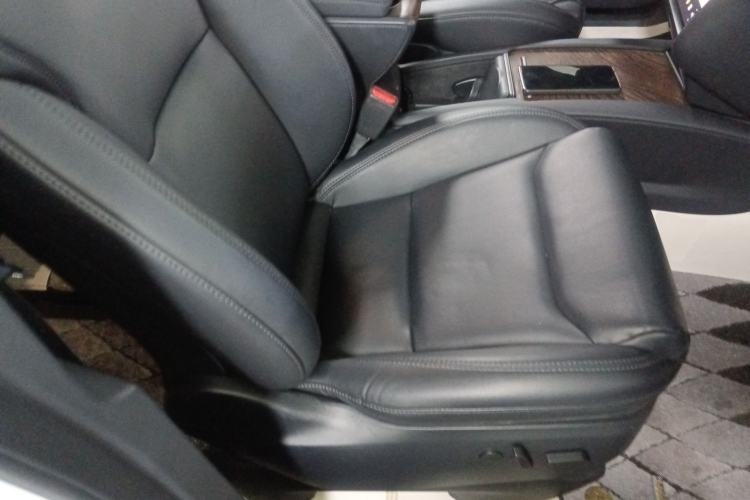 Used Tesla Model X 2019 Long-Range Version Right Front Seat