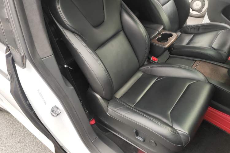 Used Tesla Model X 2019 Long-Range Version Right Front Seat