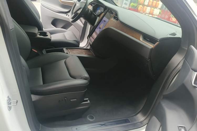 Used Tesla Model X 2019 Long-Range Version Right Front Seat