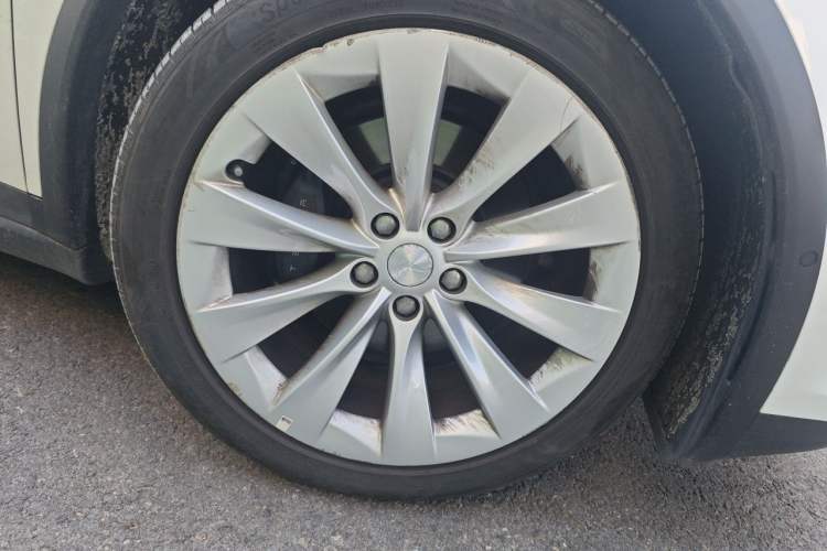 Used Tesla Model X 2019 Long-Range Version Right Front Wheel Hub