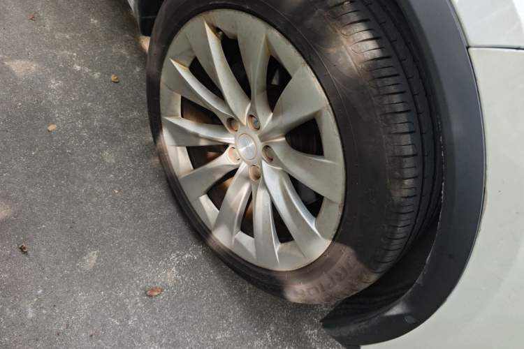 Used Tesla Model X 2019 Long-Range Version Right Front Wheel Hub