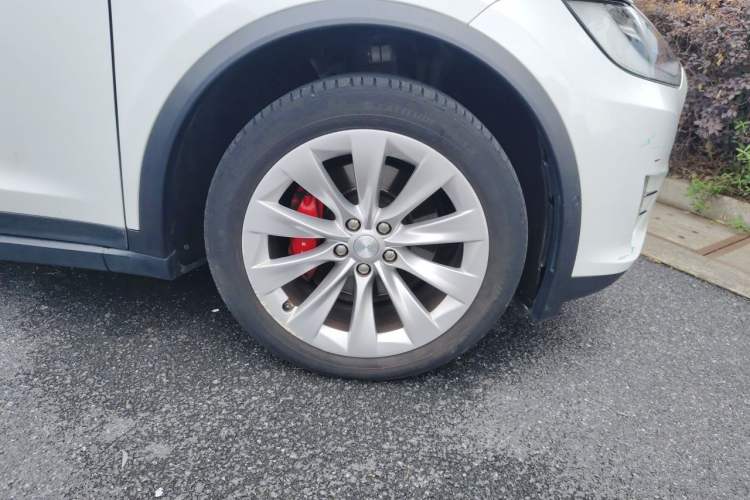 Used Tesla Model X 2019 Performance High-Performance Edition Right Front Wheel Hub