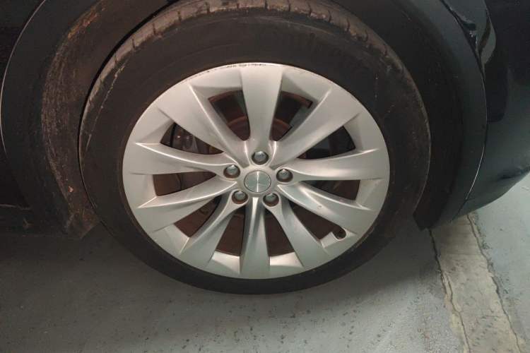 Used Tesla Model X 2019 Long-Range Version Right Front Wheel Hub
