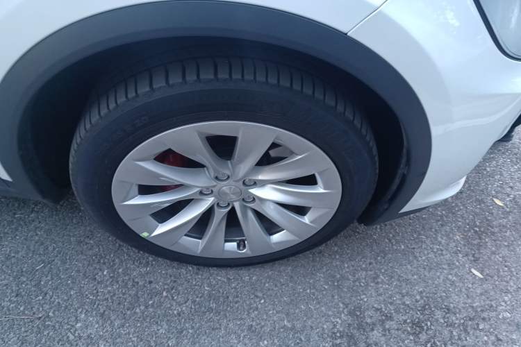 Used Tesla Model X 2019 Performance High-Performance Edition Right Front Wheel Hub