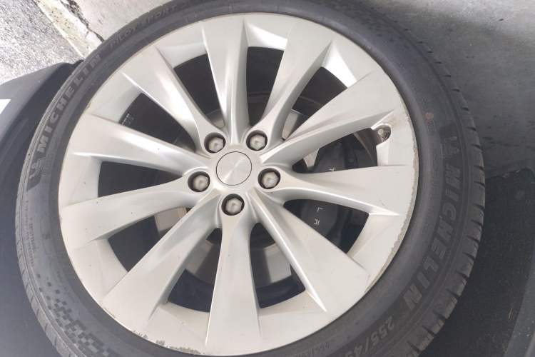 Used Tesla Model X 2019 Long-Range Version Right Front Wheel Hub