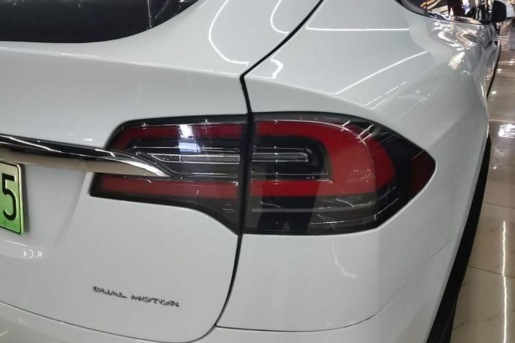 Used Tesla Model X 2019 Long-Range Version Right Rear Taillight