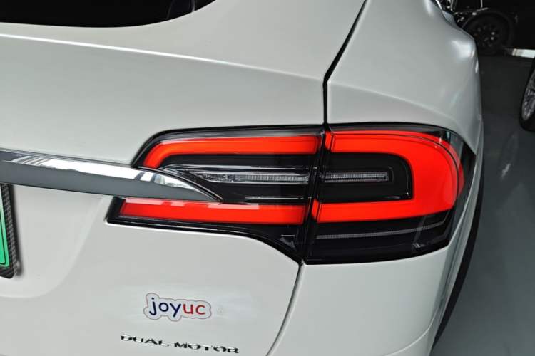 Used Tesla Model X 2019 Long-Range Version Right Rear Taillight