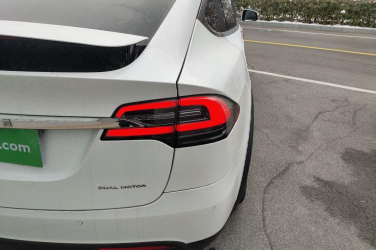 Used Tesla Model X 2019 Long-Range Version Right Rear Taillight