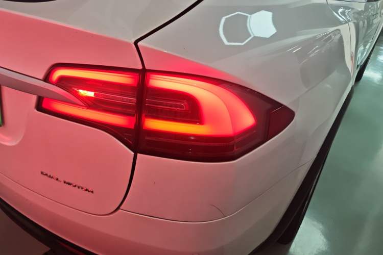 Used Tesla Model X 2019 Long-Range Version Right Rear Taillight