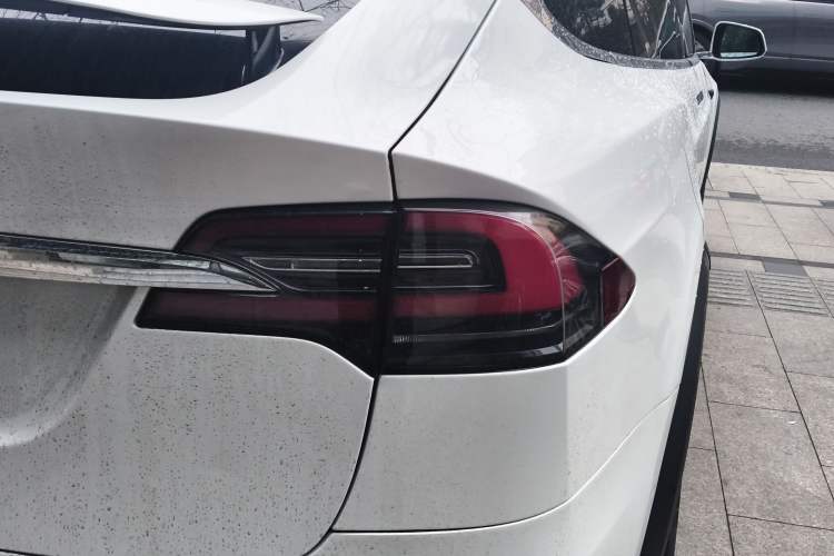 Used Tesla Model X 2019 Long-Range Version Right Rear Taillight