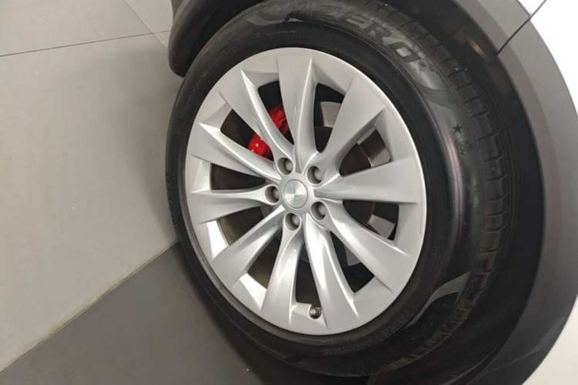 Used Tesla Model X 2019 Performance High-Performance Edition Right Rear Wheel Hub