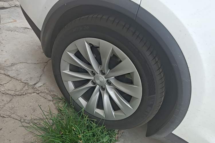 Used Tesla Model X 2019 Long-Range Version Right Rear Wheel Hub