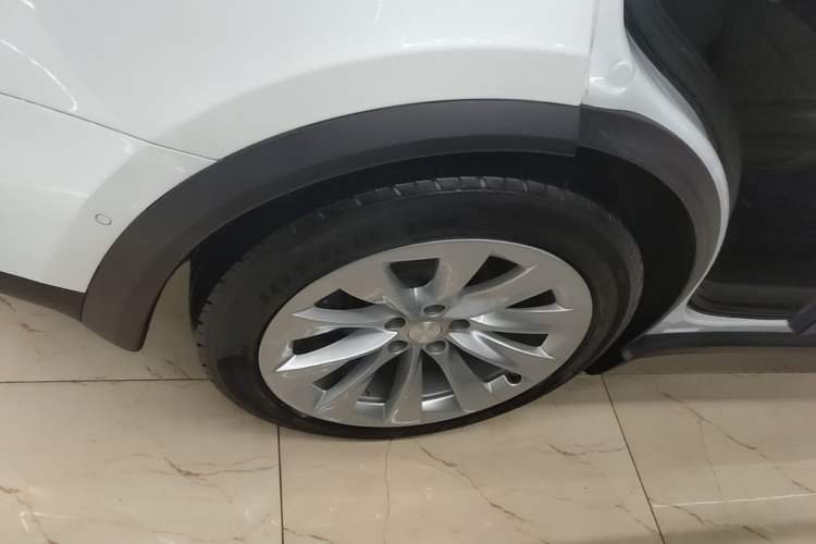 Used Tesla Model X 2019 Long-Range Version Right Rear Wheel Hub