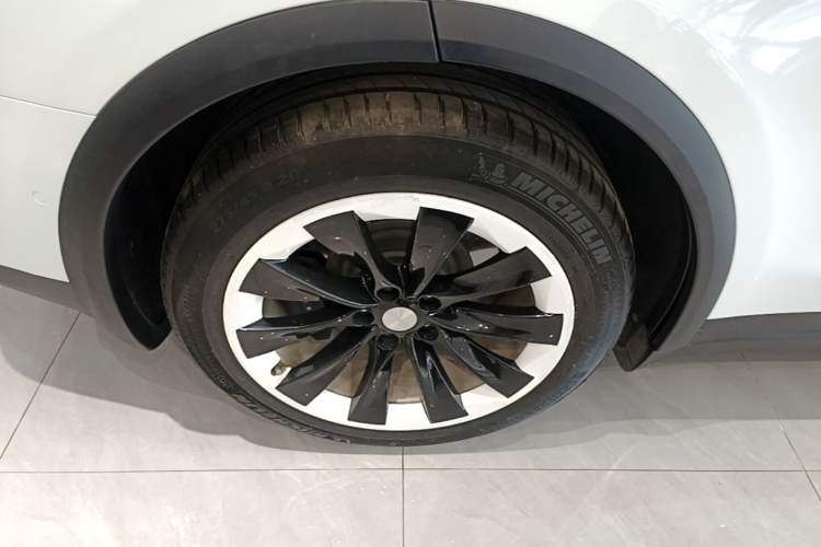Used Tesla Model X 2019 Long-Range Version Right Rear Wheel Hub