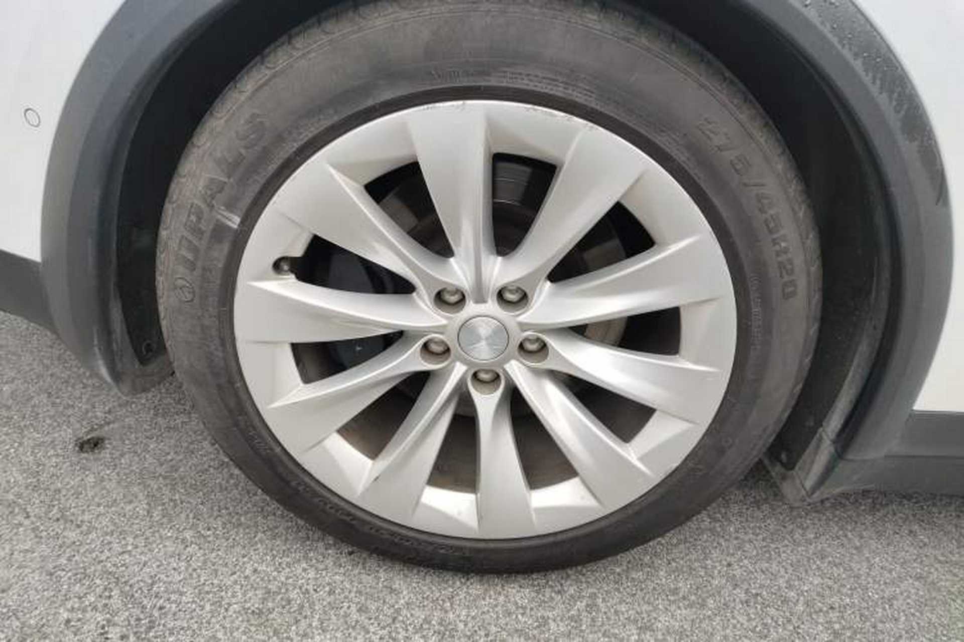Used Tesla Model X 2019 Long-Range Version Right Rear Wheel Hub
