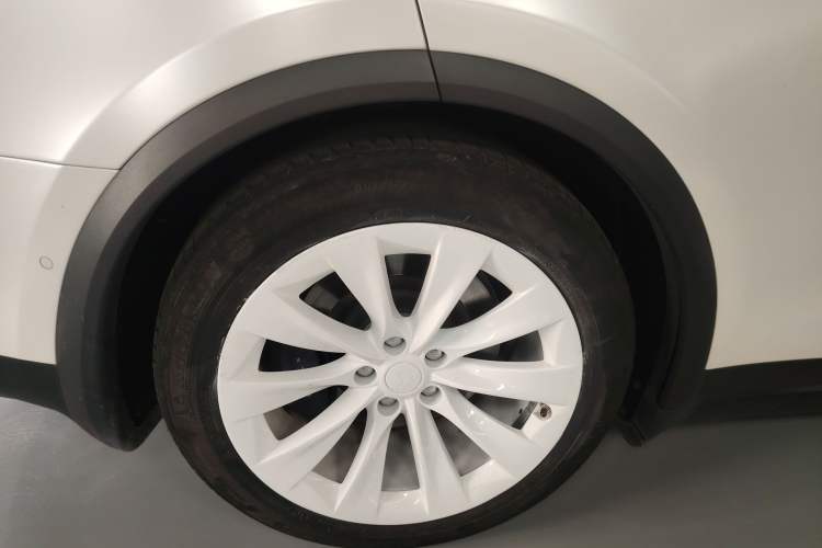 Used Tesla Model X 2019 Long-Range Version Right Rear Wheel Hub