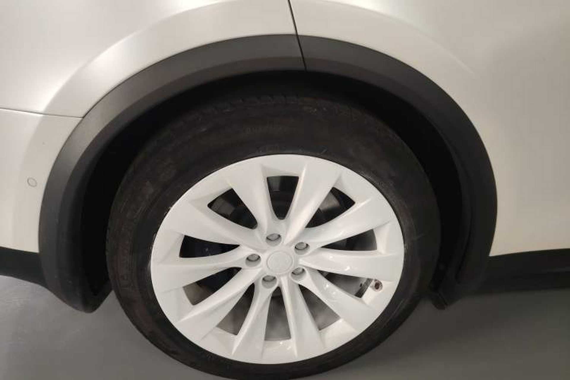 Used Tesla Model X 2019 Long-Range Version Right Rear Wheel Hub