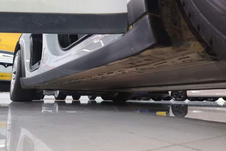 Used Tesla Model X 2019 Long-Range Version Right Side Sill