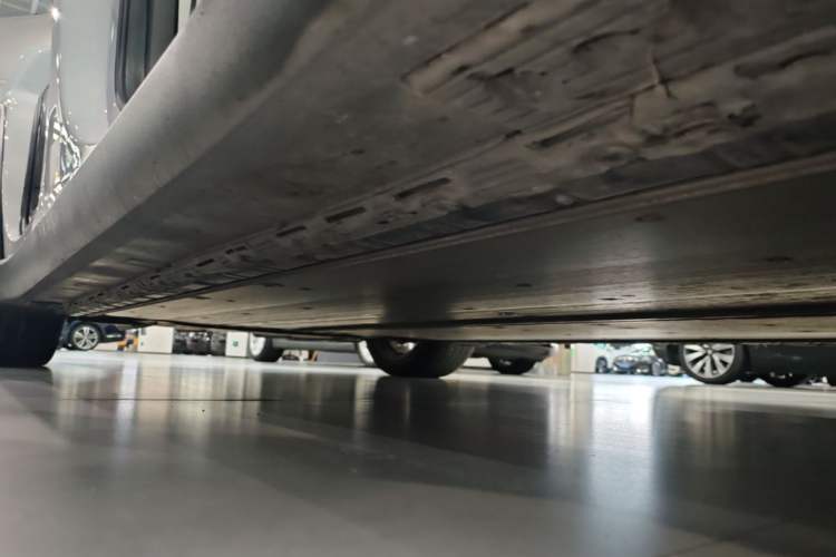 Used Tesla Model X 2019 Long-Range Version Right Side Sill