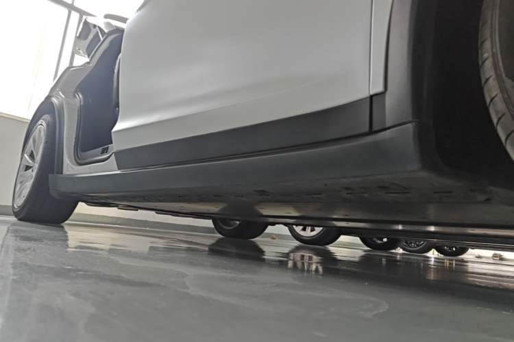 Used Tesla Model X 2019 Long-Range Version Right Side Sill