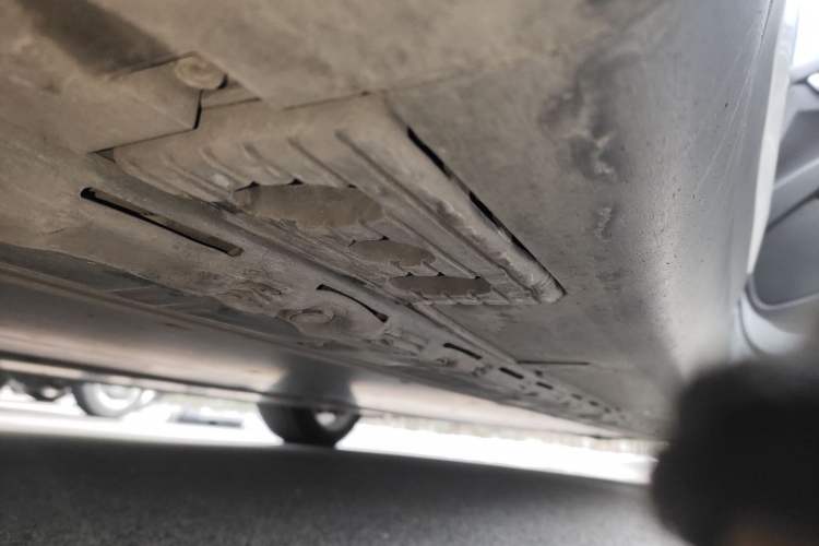 Used Tesla Model X 2019 Long-Range Version Right Side Sill