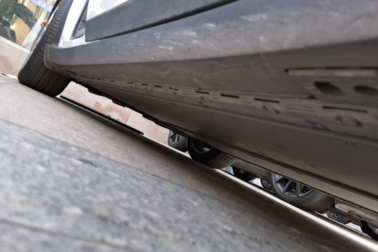 Used Tesla Model X 2019 Long-Range Version Right Side Sill