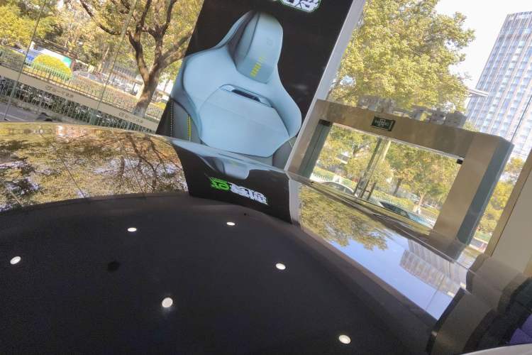 Used Tesla Model X 2019 Long-Range Version Roof