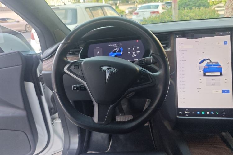 Used Tesla Model X 2019 Long-Range Version Steering Wheel