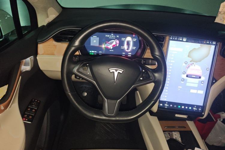 Used Tesla Model X 2019 Standard Range Version Steering Wheel