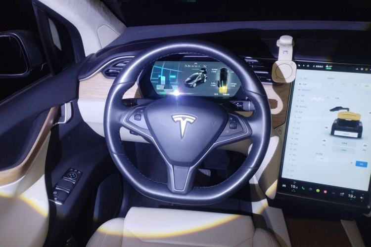 Used Tesla Model X 2019 Long-Range Version Steering Wheel