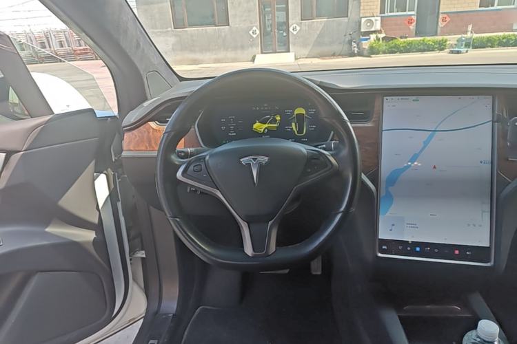 Used Tesla Model X 2019 Long-Range Version Steering Wheel