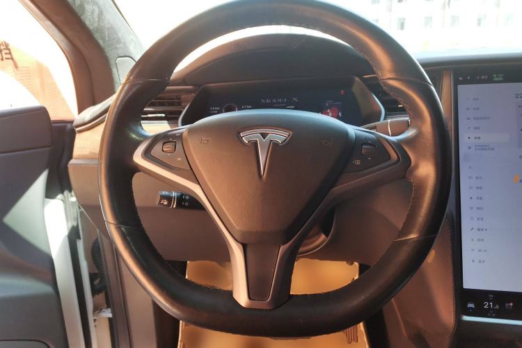 Used Tesla Model X 2019 Long-Range Version Steering Wheel