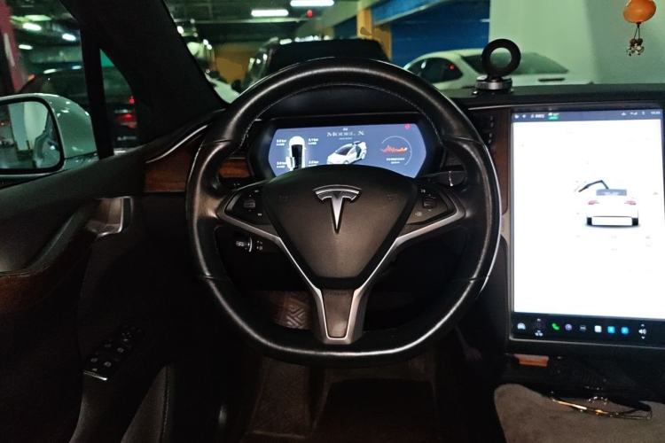 Used Tesla Model X 2019 Long-Range Version Steering Wheel
