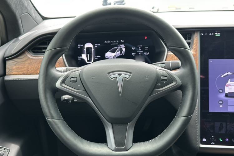 Used Tesla Model X 2019 Long-Range Version Steering Wheel