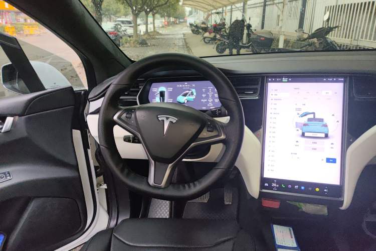 Used Tesla Model X 2019 Long-Range Version Steering Wheel