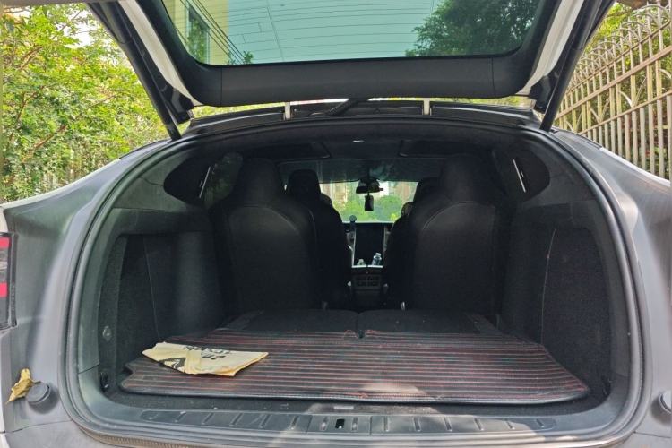 Used Tesla Model X 2019 Long-Range Version Trunk