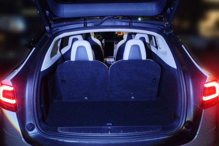 Used Tesla Model X 2019 Long-Range Version Trunk