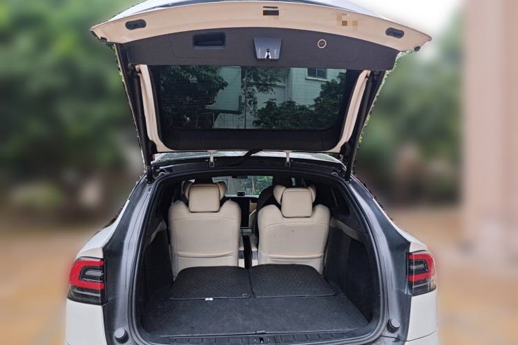 Used Tesla Model X 2019 Long-Range Version Trunk
