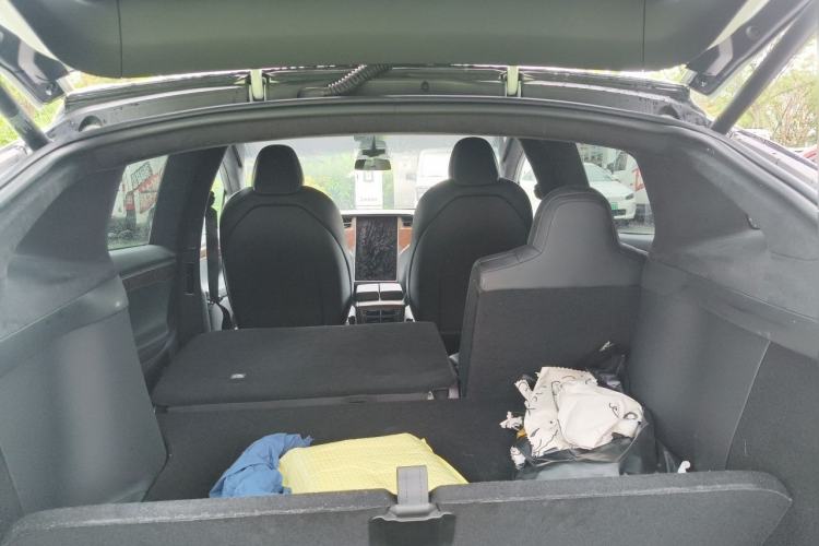Used Tesla Model X 2019 Long-Range Version Trunk