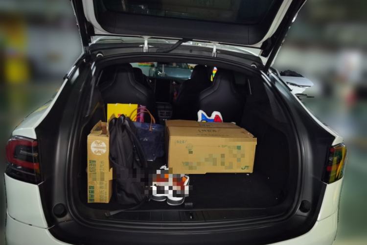 Used Tesla Model X 2019 Long-Range Version Trunk