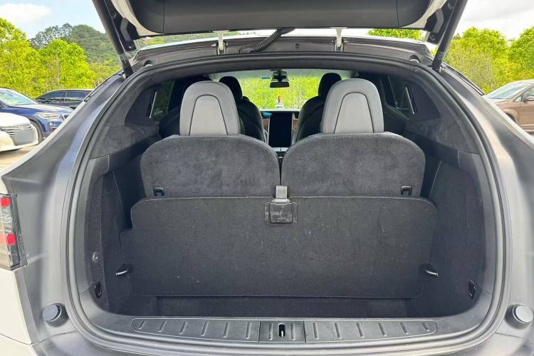 Used Tesla Model X 2019 Long-Range Version Trunk