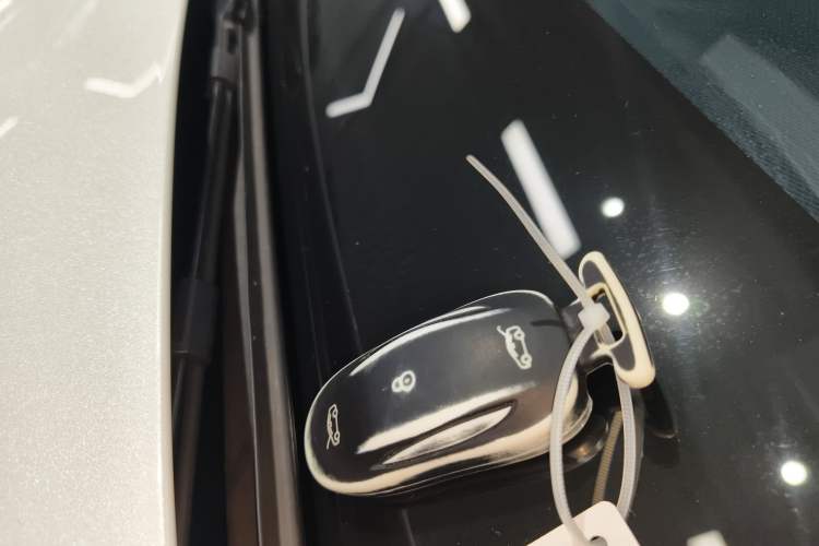 Used Tesla Model X 2019 Long-Range Version Vehicle Key