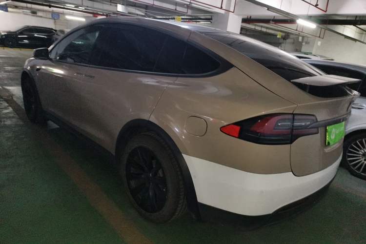 Used Tesla Model X 2019 Long-Range Version Rear Left 45 Deg