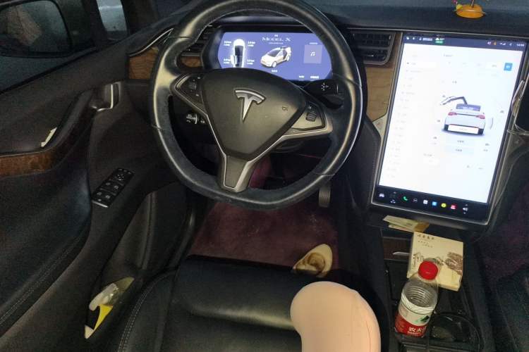Used Tesla Model X 2019 Long-Range Version Steering Wheel
